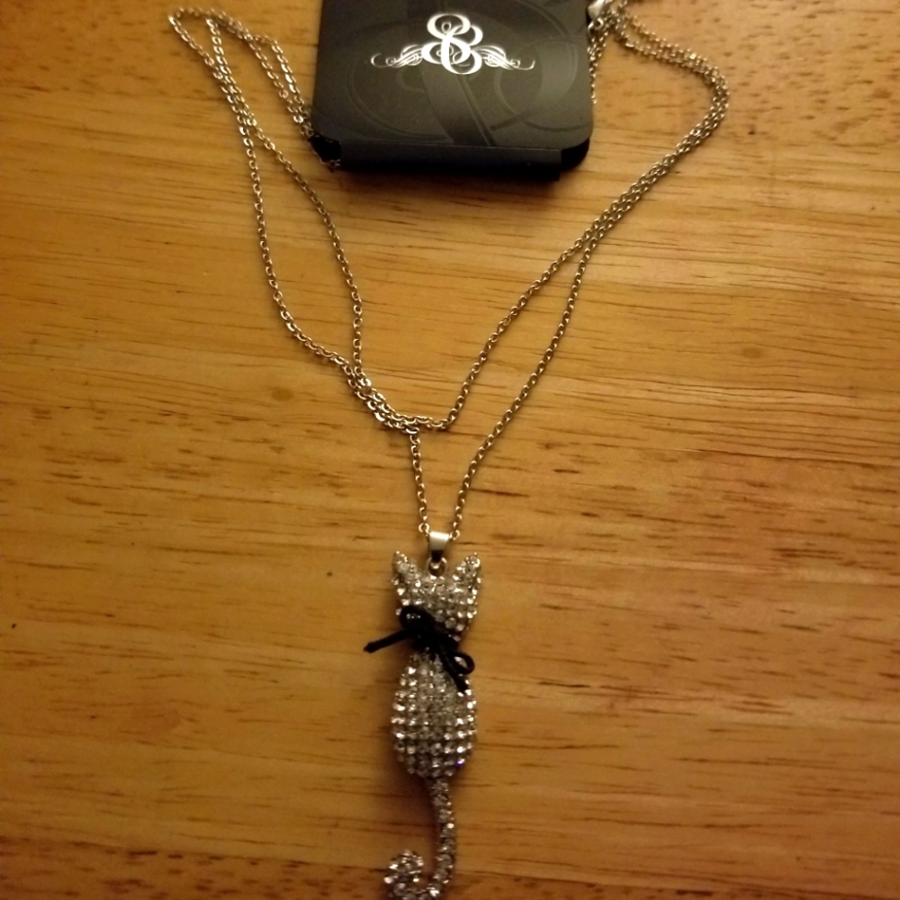 NWT Silvertone & Crystal Silk Accent Cat Pendant Necklace
